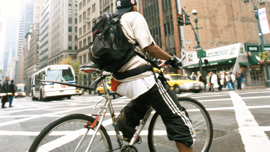 新しい自転車専用道路が設置され、クラスへ自転車で行ける。 新しい自転車専用道路が設置され、クラスへ自転車で行ける。