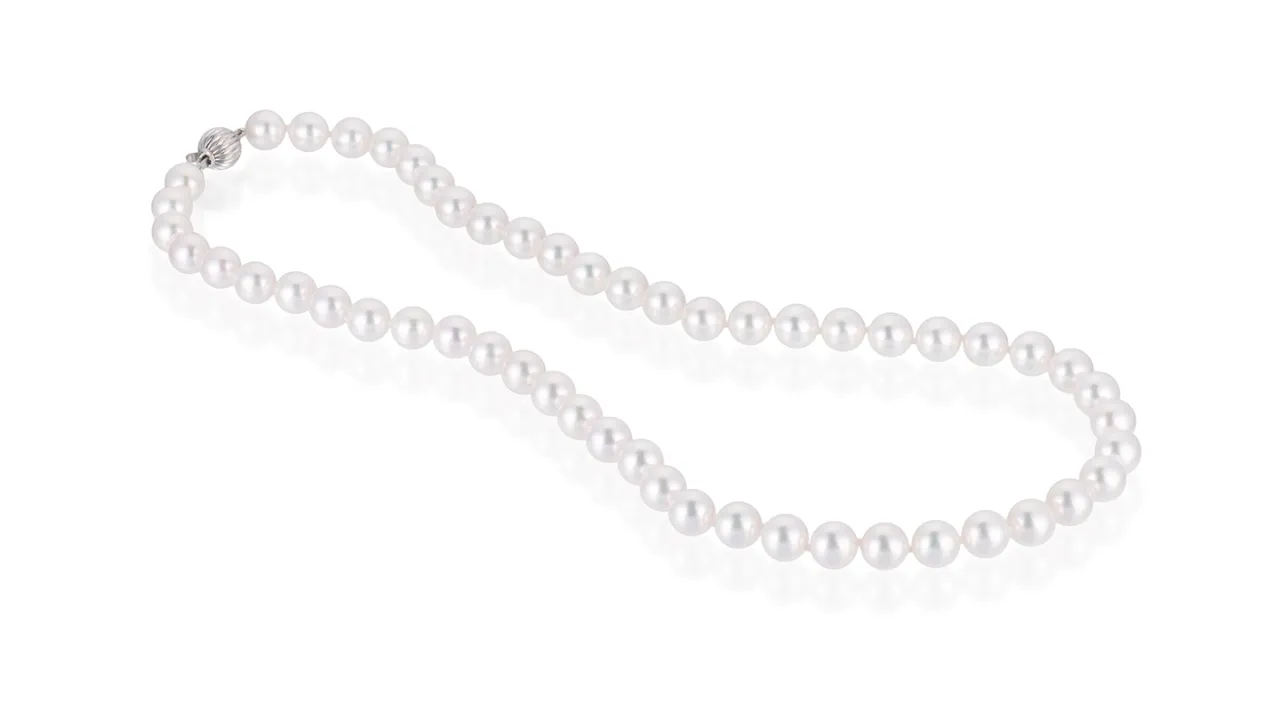 This strand of white akoya pearls has been designated hanadama by the GIA laboratory in Japan, a distinction reserved for pearls with exceptional luster, surface, nacre and matching quality.