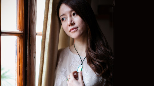 珠宝设计师 Kaka Zhang(张咔咔)的独特设计源于自然、文化和过去记忆的启发。 - Kaka Zhang(张咔咔) 珠宝设计师 Kaka Zhang(张咔咔)的独特设计源于自然、文化和过去记忆的启发。 - Kaka Zhang(张咔咔)