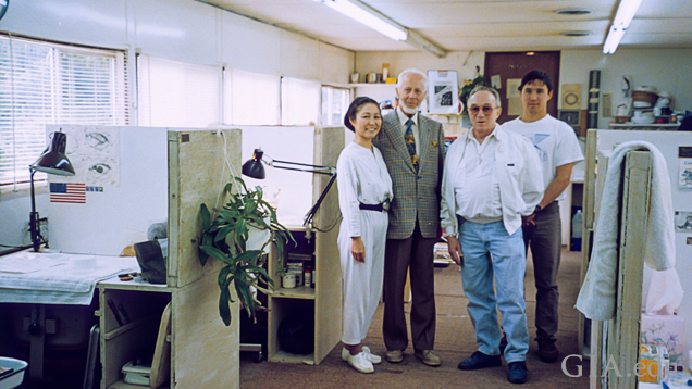 E.J.Gübelin博士、John Latendresseと一家の写真